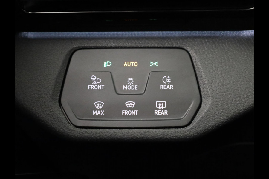 Volkswagen ID.5 Pro Business 77 kWh accu. 210 kW / 286 pk SUV Elek | 360 Camera | Led matrix | Navigatie | Elektrische Achterklep | Panoramdak | Stoelverwarming |