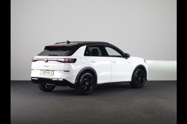 Volkswagen T-Roc 1.5 eTsi R-Line First Edition | 360 Camera | Black Style | Head-Up display | Led Matrix |