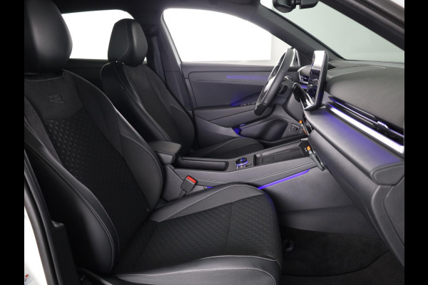 Volkswagen T-Roc 1.5 eTsi R-Line First Edition | 360 Camera | Black Style | Head-Up display | Led Matrix |