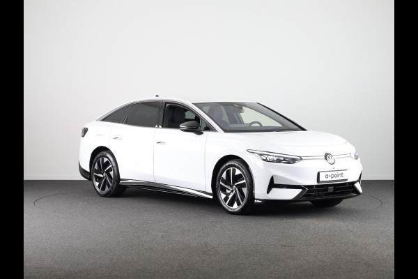 Volkswagen ID.7 Pro Business 77 kWh accu, 210 kW / 286 pk Limousin | Navigatie | Camera | Elektrische klep |