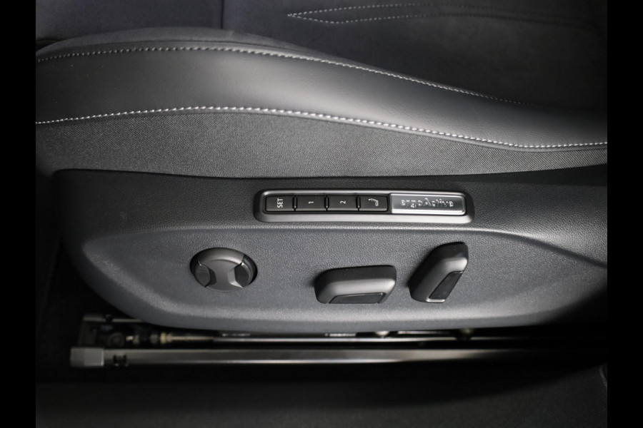 Volkswagen ID.7 Pro Business 77 kWh accu, 210 kW / 286 pk Limousin | Navigatie | Camera | Elektrische klep |