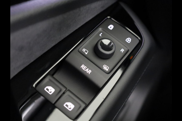 Volkswagen ID.7 Pro Business 77 kWh accu, 210 kW / 286 pk Limousin | Navigatie | Camera | Elektrische klep |