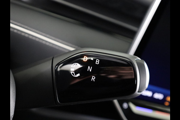 Volkswagen ID.7 Pro Business 77 kWh accu, 210 kW / 286 pk Limousin | Navigatie | Camera | Elektrische klep |