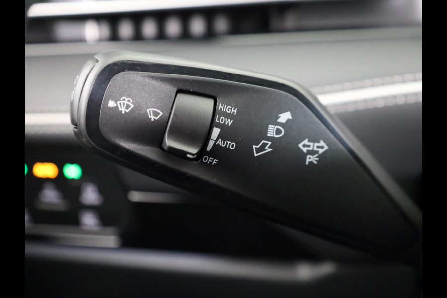 Volkswagen ID.7 Pro Business 77 kWh accu, 210 kW / 286 pk Limousin | Navigatie | Camera | Elektrische klep |