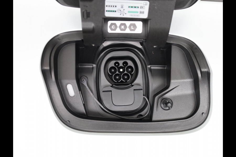 Volkswagen ID.7 Pro Business 77 kWh accu, 210 kW / 286 pk Limousin | Navigatie | Camera | Elektrische klep |
