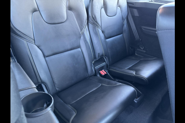 Volvo XC90 2.0 T8 Twin Engine AWD Inscription / 7 Persoons / Panoramadak / Luchtvering / Trekhaak / 20 Inch / Harman Kardon / Comfortstoelen / Stoelverwarming / Achteruitrijcamera / LED / Elektrisch Verstelbare Stoelen