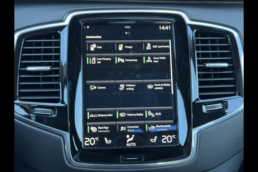 Volvo XC90 2.0 T8 Twin Engine AWD Inscription / 7 Persoons / Panoramadak / Luchtvering / Trekhaak / 20 Inch / Harman Kardon / Comfortstoelen / Stoelverwarming / Achteruitrijcamera / LED / Elektrisch Verstelbare Stoelen