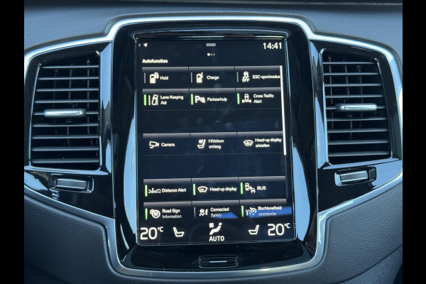 Volvo XC90 2.0 T8 Twin Engine AWD Inscription / 7 Persoons / Panoramadak / Luchtvering / Trekhaak / 20 Inch / Harman Kardon / Comfortstoelen / Stoelverwarming / Achteruitrijcamera / LED / Elektrisch Verstelbare Stoelen