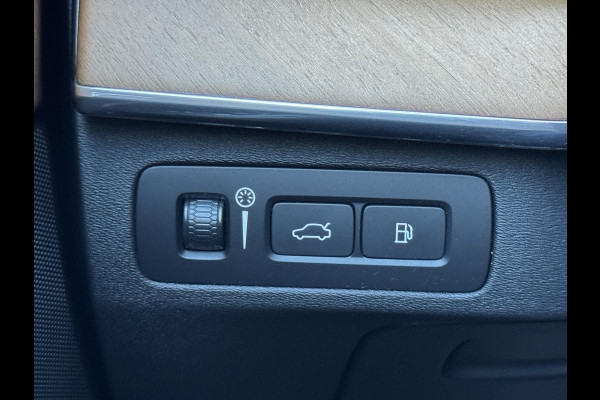 Volvo XC90 2.0 T8 Twin Engine AWD Inscription / 7 Persoons / Panoramadak / Luchtvering / Trekhaak / 20 Inch / Harman Kardon / Comfortstoelen / Stoelverwarming / Achteruitrijcamera / LED / Elektrisch Verstelbare Stoelen