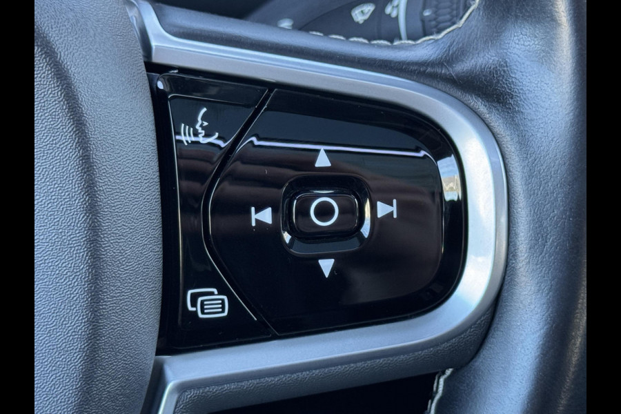 Volvo XC90 2.0 T8 Twin Engine AWD Inscription / 7 Persoons / Panoramadak / Luchtvering / Trekhaak / 20 Inch / Harman Kardon / Comfortstoelen / Stoelverwarming / Achteruitrijcamera / LED / Elektrisch Verstelbare Stoelen
