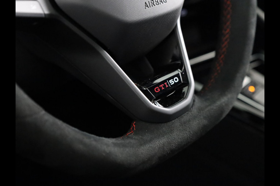 Volkswagen Golf 2.0 TSI GTI Clubsport Edition 50 325 PK | Full option | Panorama dak | Akrapovic | Harman Kardon | 19" Warmenau | Head Up Display | 360 graden camera | Verlengde garantie