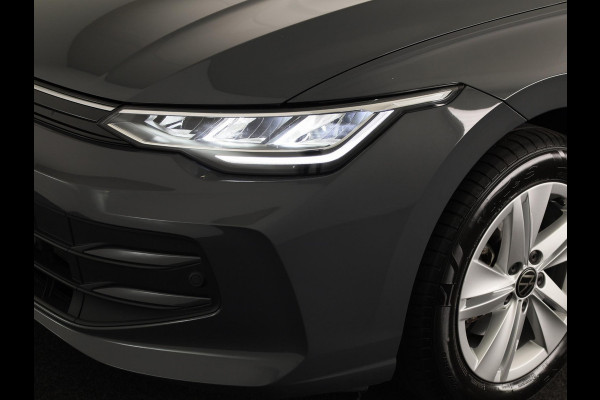 Volkswagen Golf variant Life Business 1.5 TSI 85 kW 116 pk | Verlengde garantie | Navigatie | Parkeersensoren | Adaptieve cruise control | Elektr. bestuurdersstoel met geheugen | Stoelverwarming |