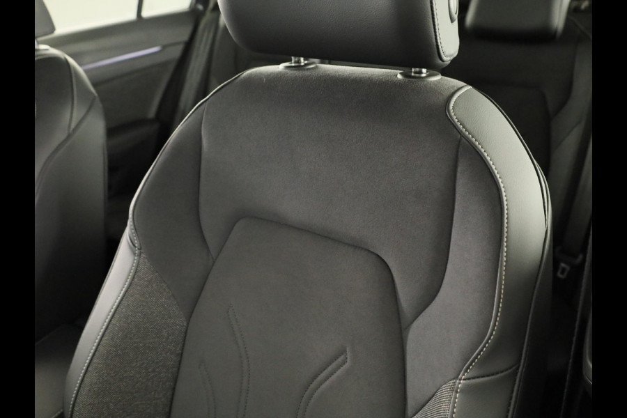 Volkswagen Golf variant Life Business 1.5 TSI 85 kW 116 pk | Verlengde garantie | Navigatie | Parkeersensoren | Adaptieve cruise control | Elektr. bestuurdersstoel met geheugen | Stoelverwarming |