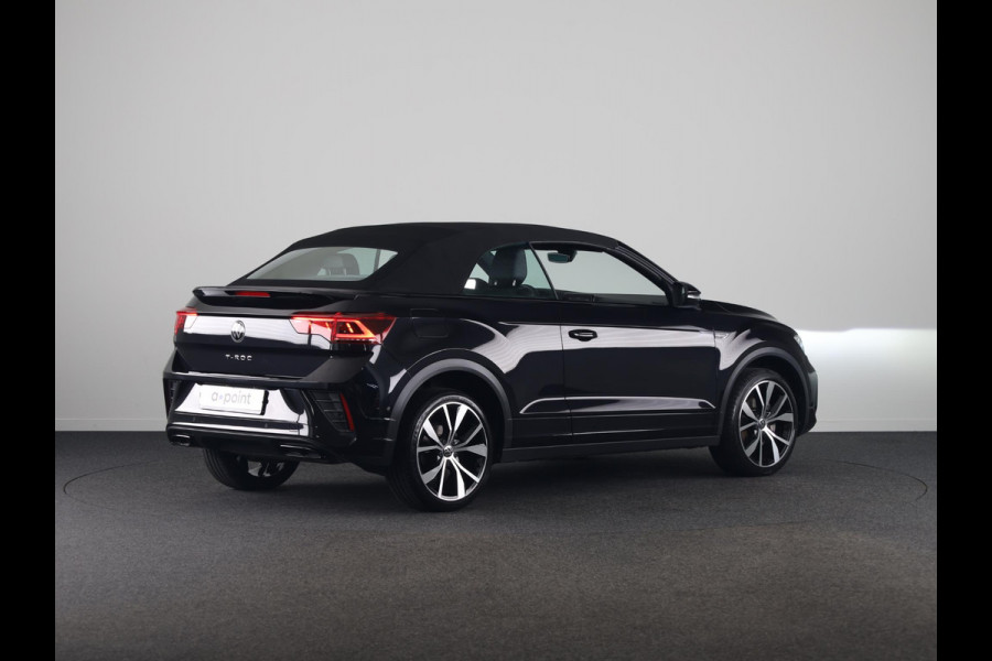 Volkswagen T-Roc Cabrio 1.5 TSI R-Line 150 pk Automaat (DSG) | Navigatie | Trekhaak (afneembaar) | Windscherm | Parkeersensoren (Park assist) | Achteruitrijcamera | Stoelverwarming | R-Line |