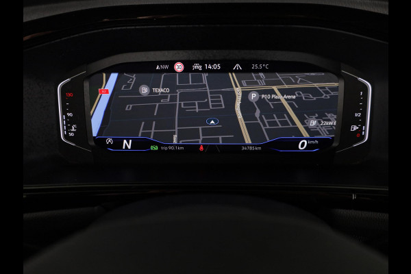 Volkswagen T-Roc Cabrio 1.5 TSI R-Line 150 pk Automaat (DSG) | Navigatie | Trekhaak (afneembaar) | Windscherm | Parkeersensoren (Park assist) | Achteruitrijcamera | Stoelverwarming | R-Line |