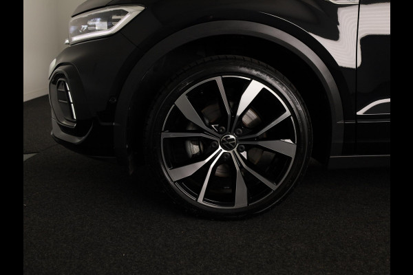 Volkswagen T-Roc Cabrio 1.5 TSI R-Line 150 pk Automaat (DSG) | Navigatie | Trekhaak (afneembaar) | Windscherm | Parkeersensoren (Park assist) | Achteruitrijcamera | Stoelverwarming | R-Line |