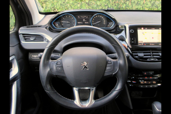 Peugeot 2008 1.2 PureTech Allure * Navi * Camera *