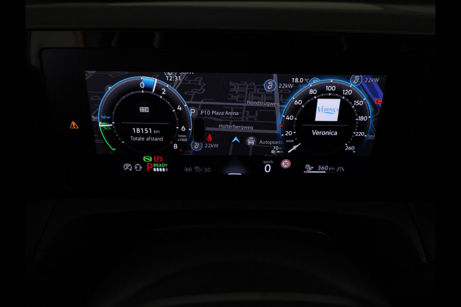 Volkswagen Tiguan 1.5 eHybrid R-Line Edition 272 pk Automaat (DSG) | Verlengde garantie | Navigatie | Panoramadak | Trekhaak (wegklapbaar) | Parkeersensoren (Park assist) | Rondomzicht camera | Lederen bekleding | R-Line |