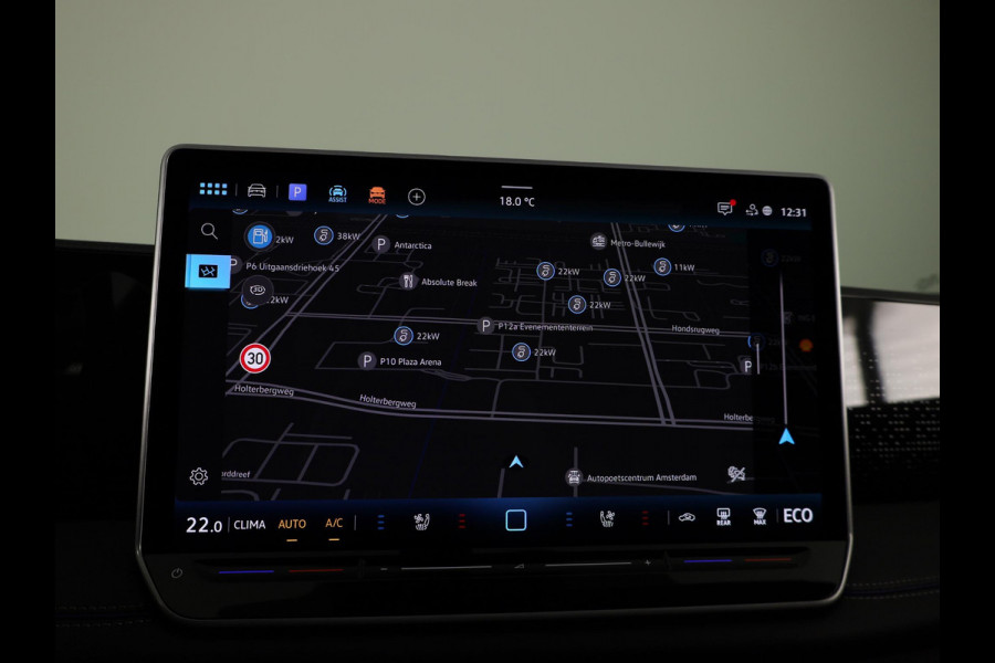 Volkswagen Tiguan 1.5 eHybrid R-Line Edition 272 pk Automaat (DSG) | Verlengde garantie | Navigatie | Panoramadak | Trekhaak (wegklapbaar) | Parkeersensoren (Park assist) | Rondomzicht camera | Lederen bekleding | R-Line |