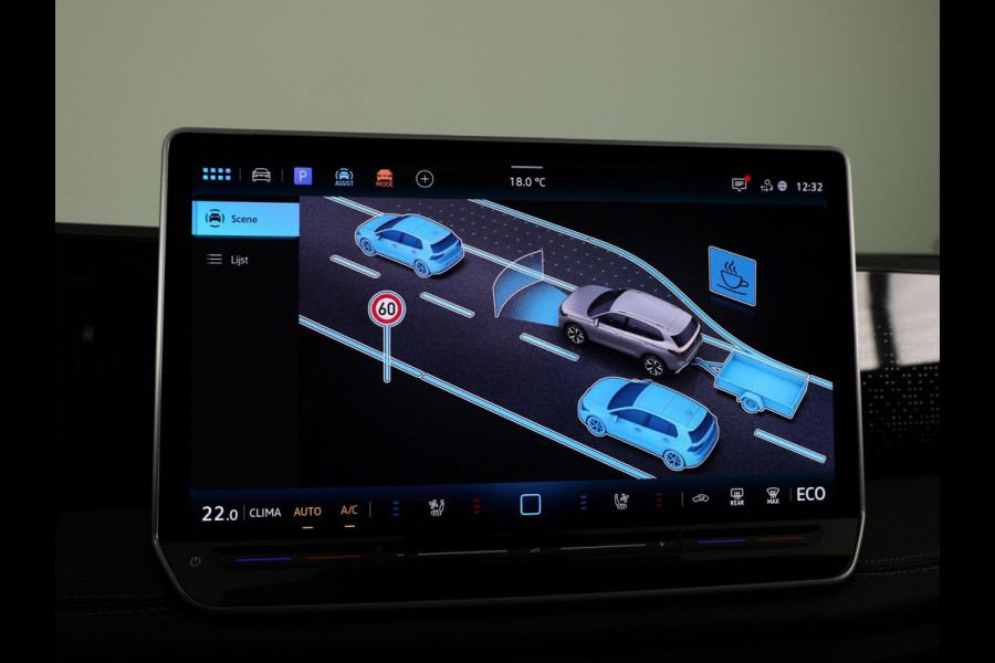 Volkswagen Tiguan 1.5 eHybrid R-Line Edition 272 pk Automaat (DSG) | Verlengde garantie | Navigatie | Panoramadak | Trekhaak (wegklapbaar) | Parkeersensoren (Park assist) | Rondomzicht camera | Lederen bekleding | R-Line |