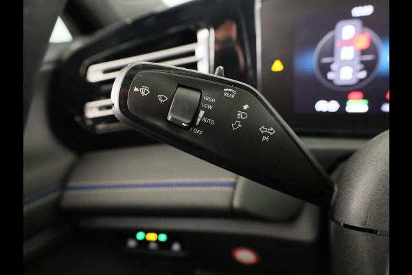 Volkswagen Tiguan 1.5 eHybrid R-Line Edition 272 pk Automaat (DSG) | Verlengde garantie | Navigatie | Panoramadak | Trekhaak (wegklapbaar) | Parkeersensoren (Park assist) | Rondomzicht camera | Lederen bekleding | R-Line |