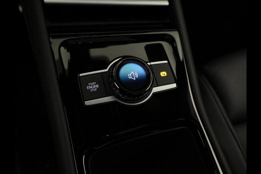 Volkswagen Tiguan 1.5 eHybrid R-Line Edition 272 pk Automaat (DSG) | Verlengde garantie | Navigatie | Panoramadak | Trekhaak (wegklapbaar) | Parkeersensoren (Park assist) | Rondomzicht camera | Lederen bekleding | R-Line |
