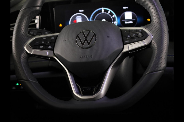 Volkswagen Tiguan 1.5 eHybrid R-Line Edition 272 pk Automaat (DSG) | Verlengde garantie | Navigatie | Panoramadak | Trekhaak (wegklapbaar) | Parkeersensoren (Park assist) | Rondomzicht camera | Lederen bekleding | R-Line |