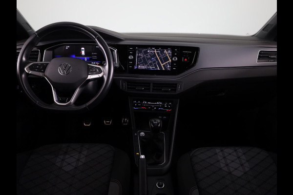 Volkswagen Polo 1.0 TSI R-Line 95PK | Camera | Stoelverwarming | 18 Inch | Parkeersensoren | Navigatie |