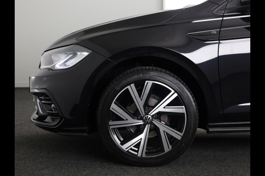 Volkswagen Polo 1.0 TSI R-Line 95PK | Camera | Stoelverwarming | 18 Inch | Parkeersensoren | Navigatie |