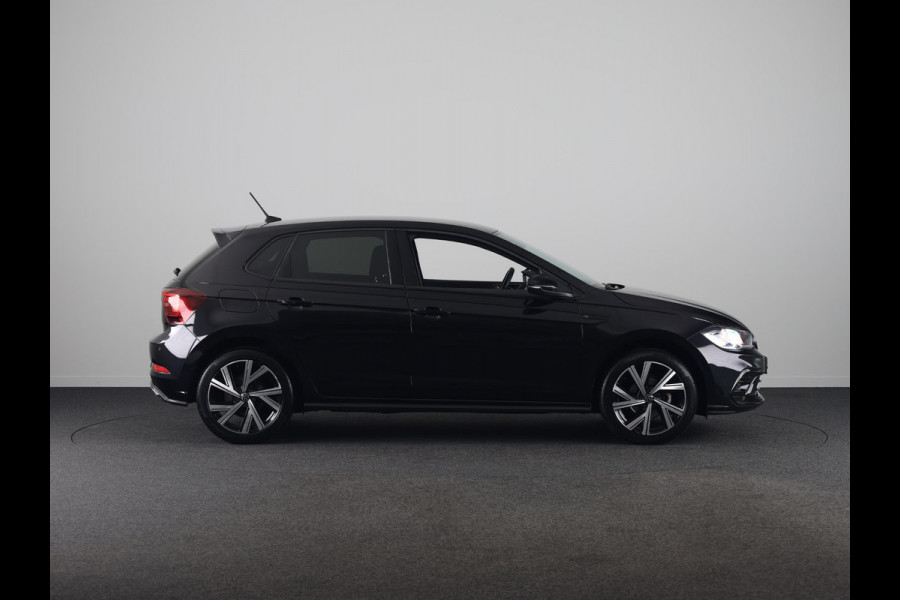 Volkswagen Polo 1.0 TSI R-Line 95PK | Camera | Stoelverwarming | 18 Inch | Parkeersensoren | Navigatie |