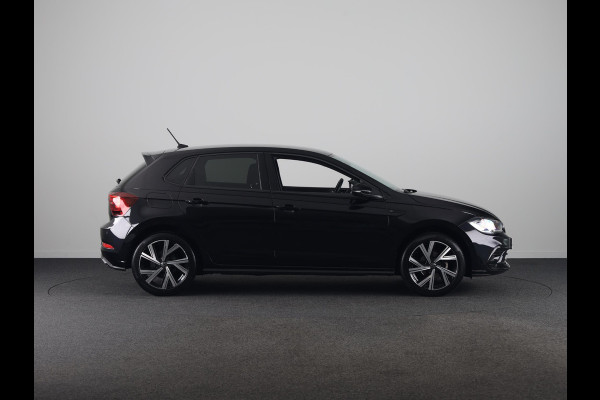 Volkswagen Polo 1.0 TSI R-Line 95PK | Camera | Stoelverwarming | 18 Inch | Parkeersensoren | Navigatie |