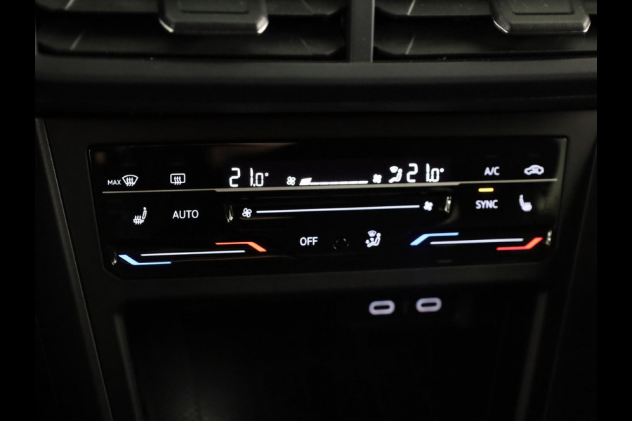 Volkswagen Polo 1.0 TSI R-Line 95PK | Camera | Stoelverwarming | 18 Inch | Parkeersensoren | Navigatie |