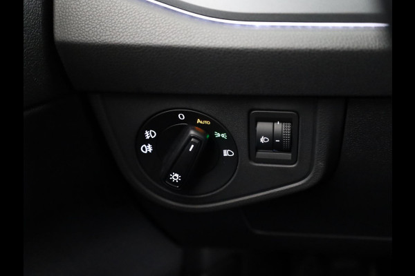 Volkswagen Polo 1.0 TSI R-Line 95PK | Camera | Stoelverwarming | 18 Inch | Parkeersensoren | Navigatie |