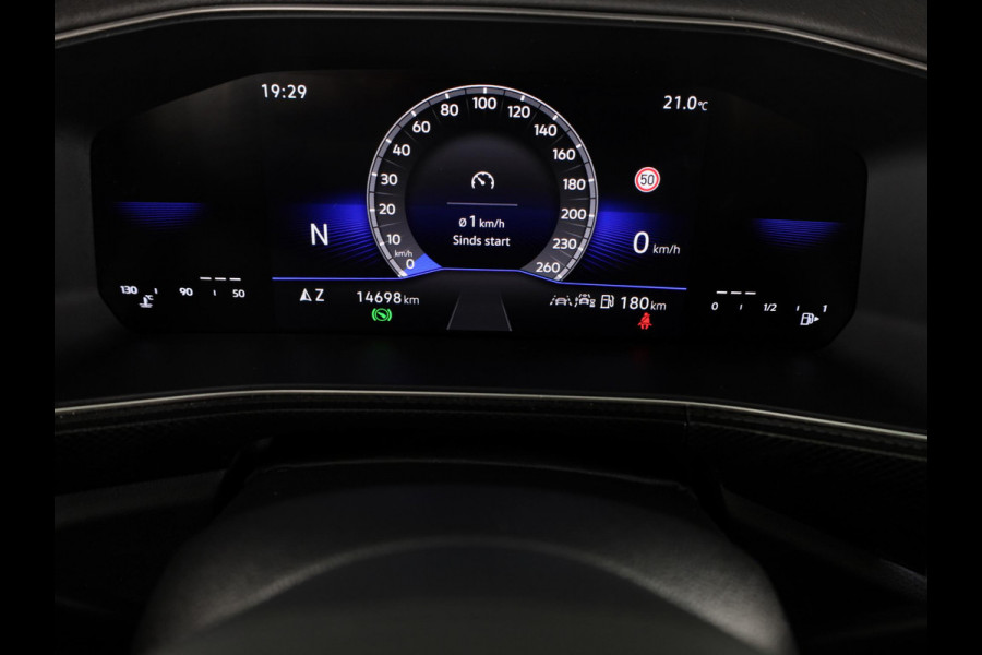 Volkswagen T-Cross 1.5 TSI R-Line 150pk DSG | Trekhaak | Navigatie | Parkeercamera | PDC