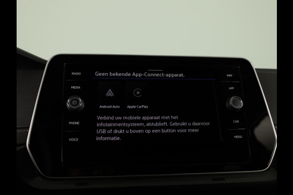 Volkswagen T-Cross 1.5 TSI R-Line 150pk DSG | Trekhaak | Navigatie | Parkeercamera | PDC
