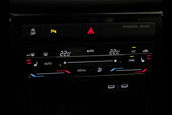 Volkswagen T-Cross 1.5 TSI R-Line 150pk DSG | Trekhaak | Navigatie | Parkeercamera | PDC