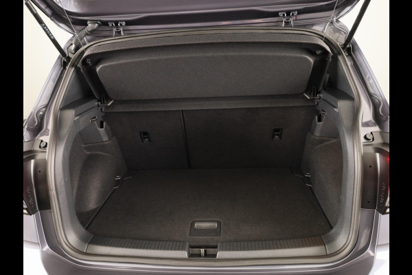 Volkswagen T-Cross 1.5 TSI R-Line 150pk DSG | Trekhaak | Navigatie | Parkeercamera | PDC