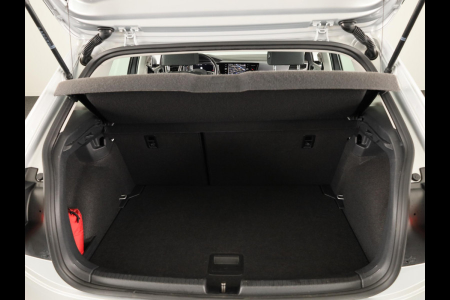 Volkswagen Polo 1.0 TSI Style 95 pk | Navigatie | Parkeersensoren | Autom. airco | Stoelverwarming | Apple Carplay/Android Auto |