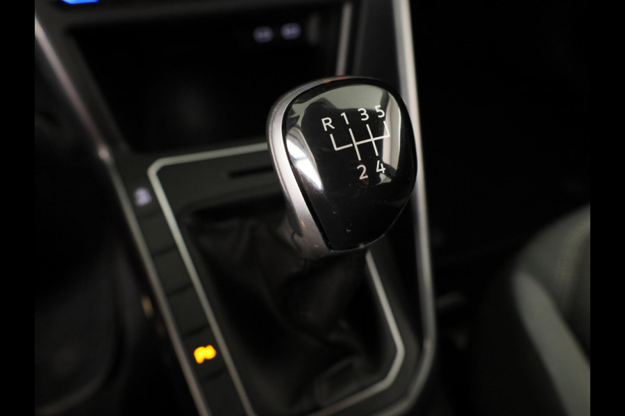 Volkswagen Polo 1.0 TSI Style 95 pk | Navigatie | Parkeersensoren | Autom. airco | Stoelverwarming | Apple Carplay/Android Auto |