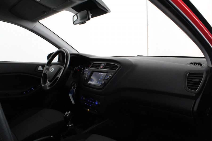 Hyundai i20 1.0 T-GDI Comfort > 110pk/Camera/Navi/Cruise control/15 inch/Zwart dak...