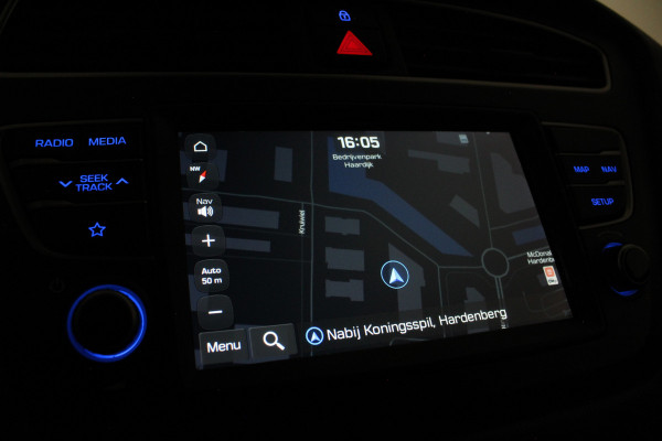 Hyundai i20 1.0 T-GDI Comfort > 110pk/Camera/Navi/Cruise control/15 inch/Zwart dak...