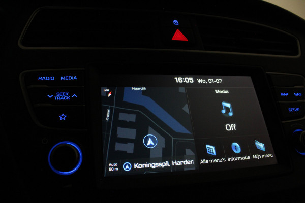 Hyundai i20 1.0 T-GDI Comfort > 110pk/Camera/Navi/Cruise control/15 inch/Zwart dak...