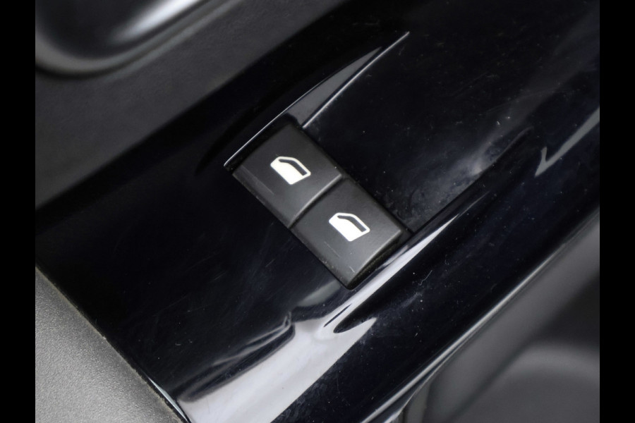 Citroën C4 Cactus 1.2 PureTech Business Sport (APPLE CARPLAY,NAVI,PDC,DIGITAL COCKPIT,CLIMATE,CRUISE,LED,SPORTSTOELEN, LM VELGEN)
