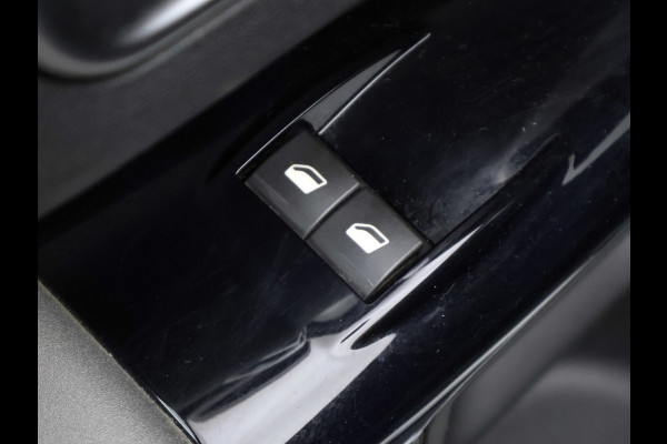 Citroën C4 Cactus 1.2 PureTech Business Sport (APPLE CARPLAY,NAVI,PDC,DIGITAL COCKPIT,CLIMATE,CRUISE,LED,SPORTSTOELEN, LM VELGEN)