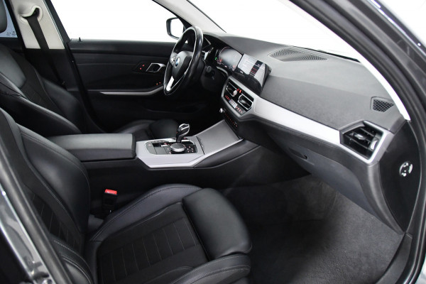 BMW 3-serie 330i M-Pakket, Pano, Bodykit, Applecarplay