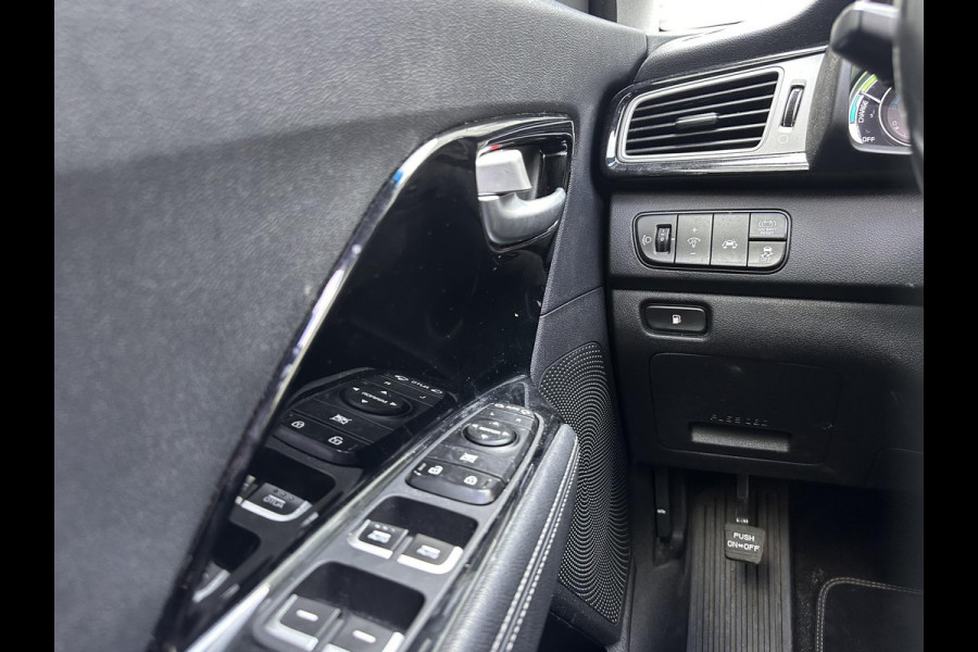 Kia Niro 1.6 GDi Hybrid Edition | Schuif/kantel Dak | Camera | Navi | Cruise Control | LED Lampen | Climate |