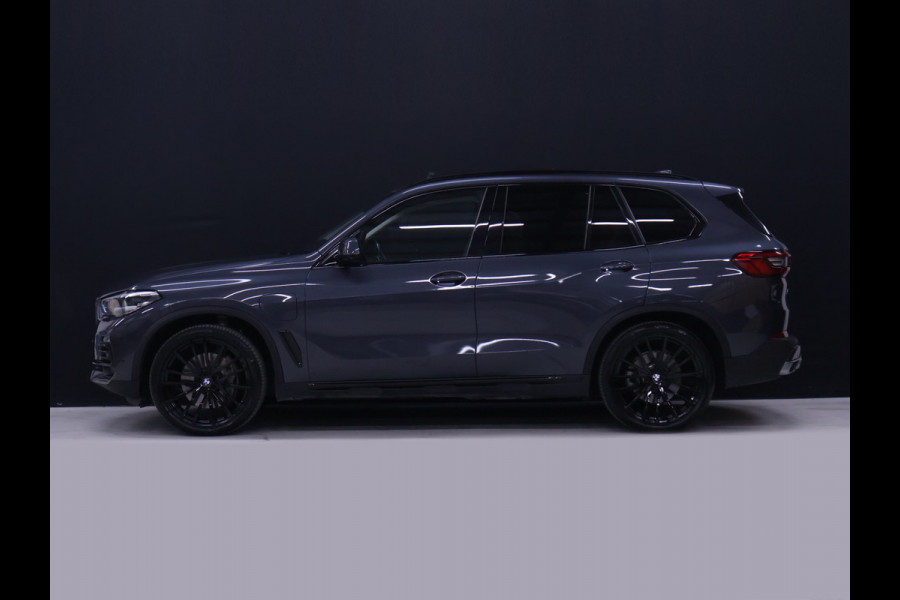 BMW X5 xDrive45e High Executive [PANORAMADAK, APPLE CARPLAY, HEAD-UP DISPLAY, ADAPTIVE CRUISE, ANDROID, TREKHAAK ELEKTRISCH, STOELVERWARMING, COMFORTSTOELEN, NIEUWSTAAT]