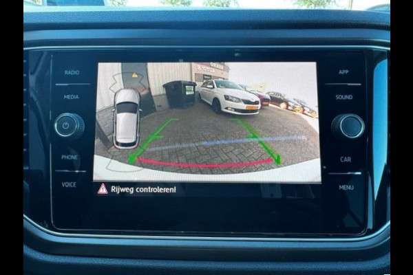 Volkswagen T-Roc 1.0 TSI Style Beats Airco,Navigatie,Camera,Panoramadak