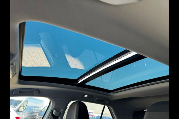 Volkswagen T-Roc 1.0 TSI Style Beats Airco,Navigatie,Camera,Panoramadak