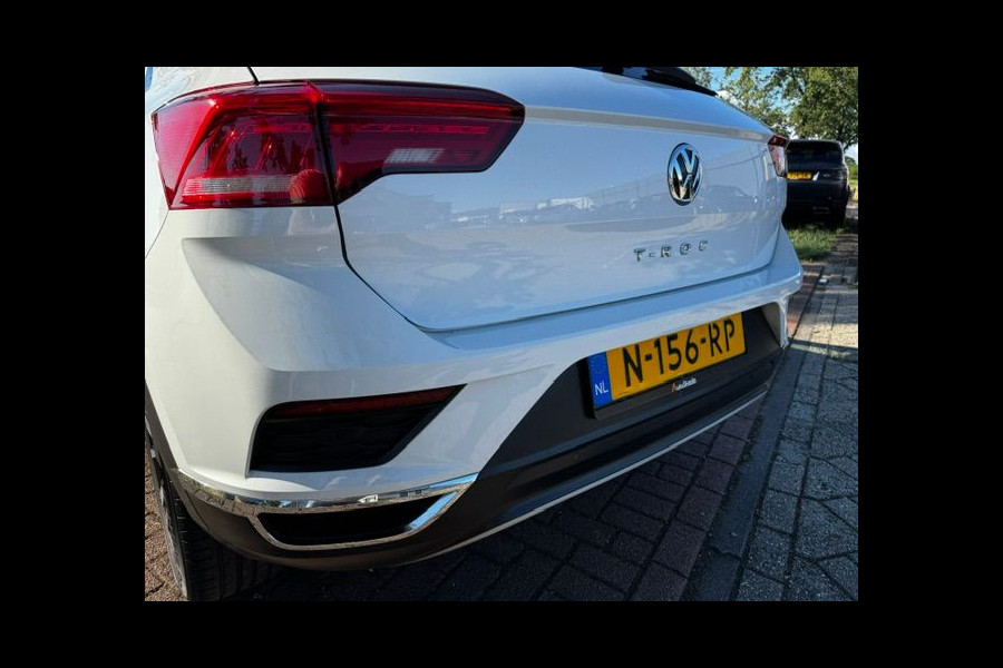 Volkswagen T-Roc 1.0 TSI Style Beats Airco,Navigatie,Camera,Panoramadak
